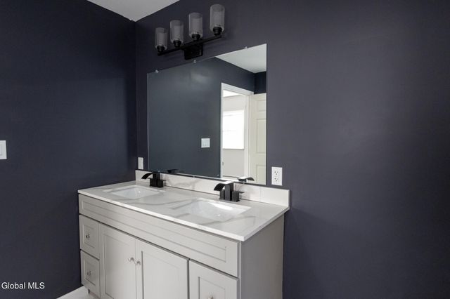 33 Alta Avenue, Queensbury, NY 12804