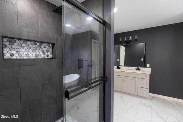 33 Alta Avenue, Queensbury, NY 12804