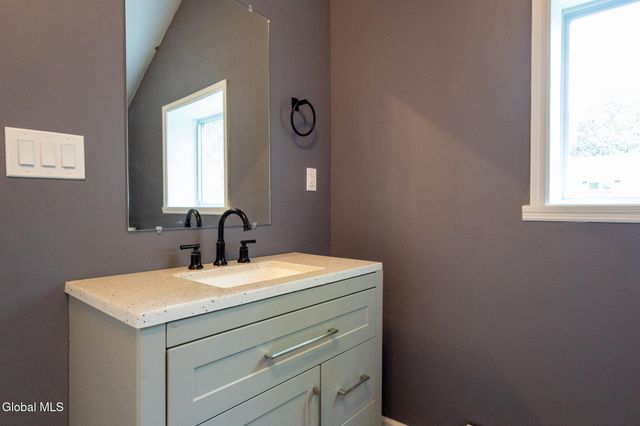 33 Alta Avenue, Queensbury, NY 12804