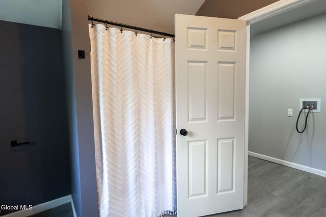 33 Alta Avenue, Queensbury, NY 12804