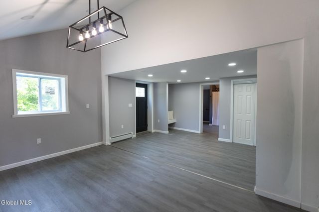 33 Alta Avenue, Queensbury, NY 12804