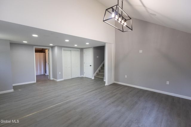 33 Alta Avenue, Queensbury, NY 12804