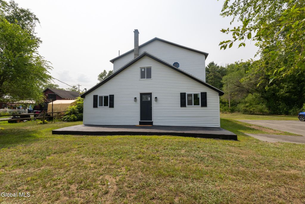 33 Alta Avenue, Queensbury, NY 12804