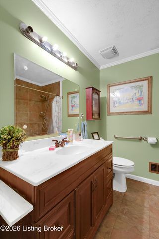 11020 Elda Dr, Louisville, KY 40229