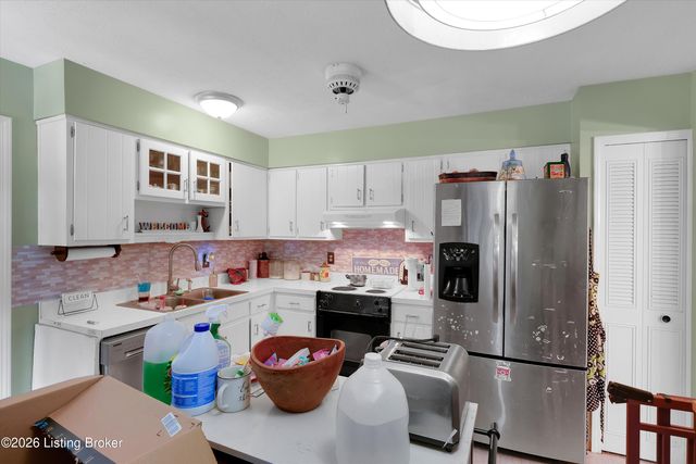 11020 Elda Dr, Louisville, KY 40229
