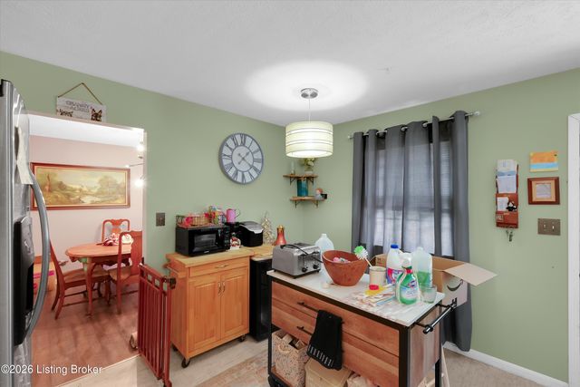 11020 Elda Dr, Louisville, KY 40229