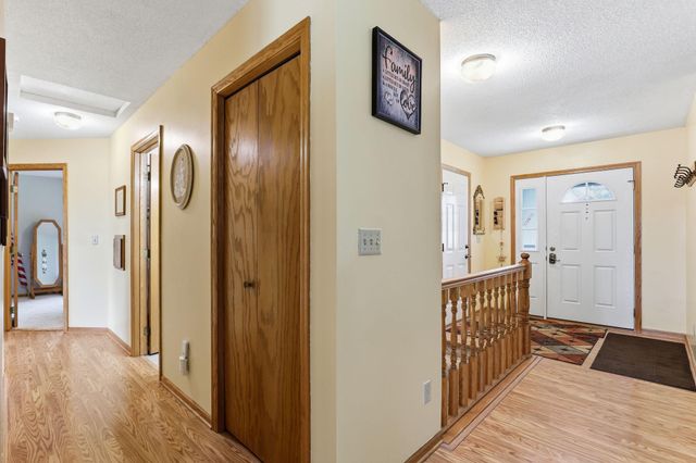 6666 12th Street N, Oakdale, MN 55128