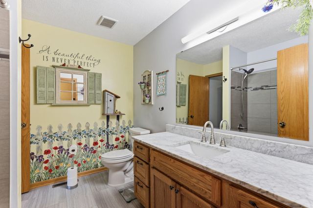 6666 12th Street N, Oakdale, MN 55128
