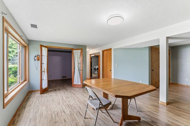 6666 12th Street N, Oakdale, MN 55128