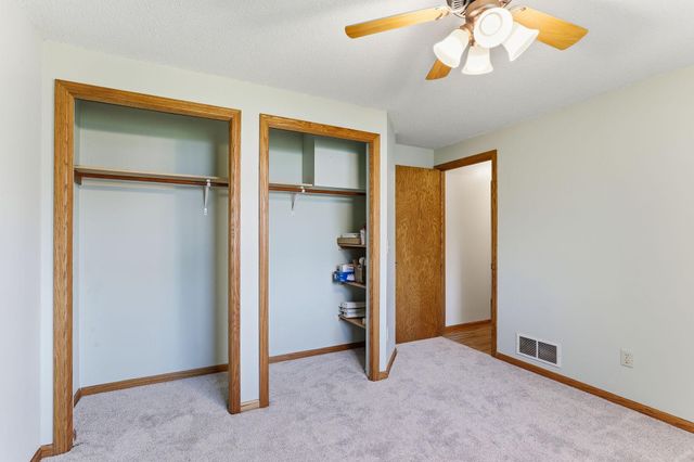 6666 12th Street N, Oakdale, MN 55128