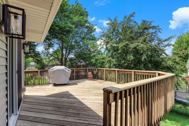 6666 12th Street N, Oakdale, MN 55128