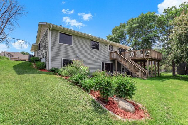 6666 12th Street N, Oakdale, MN 55128
