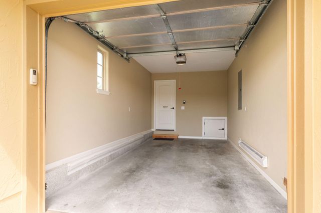 122 E Tuscany Court A, Hollister, MO 65672