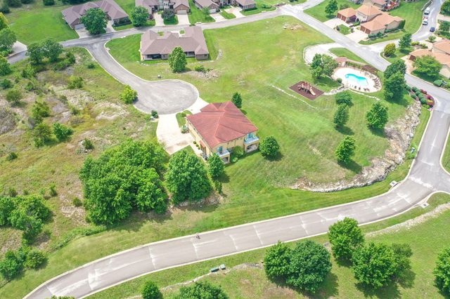 122 E Tuscany Court A, Hollister, MO 65672