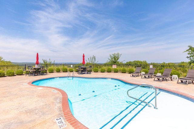 122 E Tuscany Court A, Hollister, MO 65672