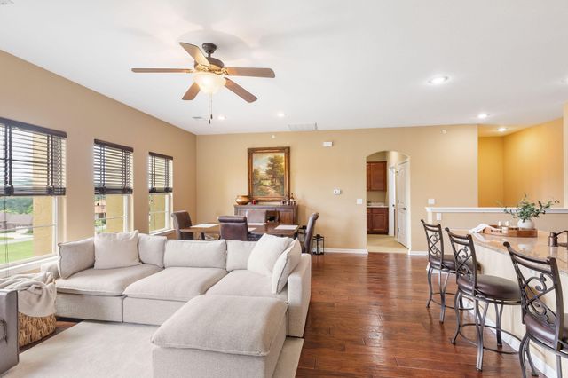 122 E Tuscany Court A, Hollister, MO 65672