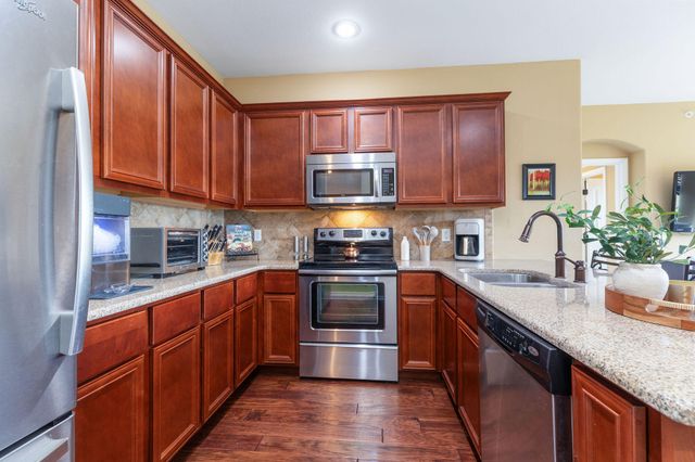 122 E Tuscany Court A, Hollister, MO 65672