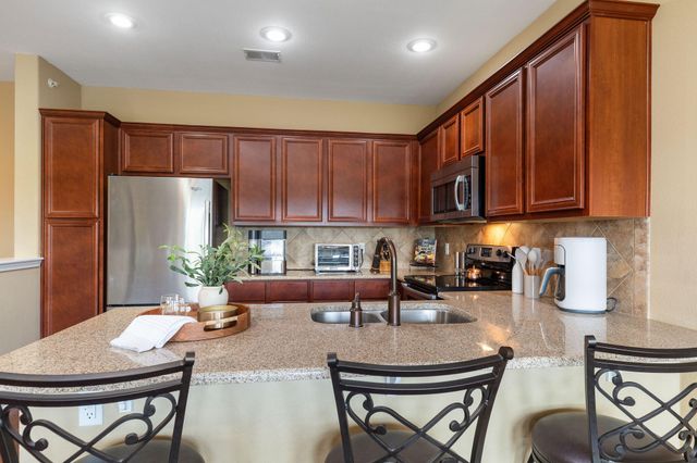 122 E Tuscany Court A, Hollister, MO 65672
