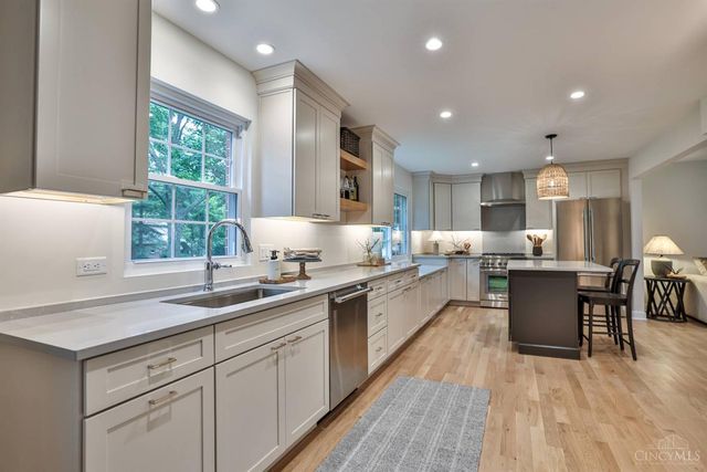 8765 Weller Road, Montgomery, OH 45249