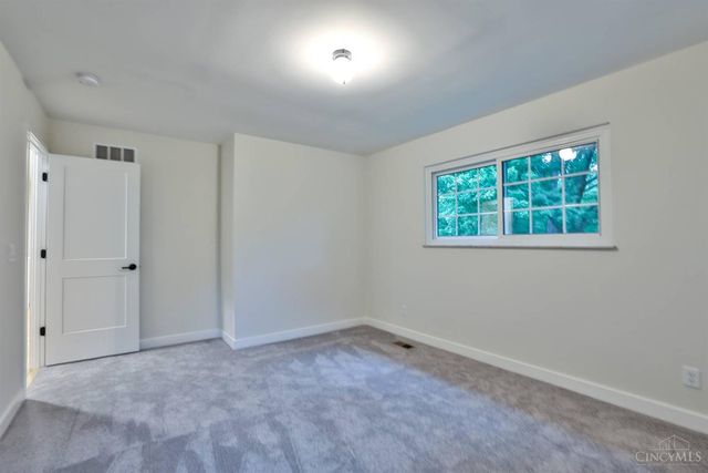 8765 Weller Road, Montgomery, OH 45249