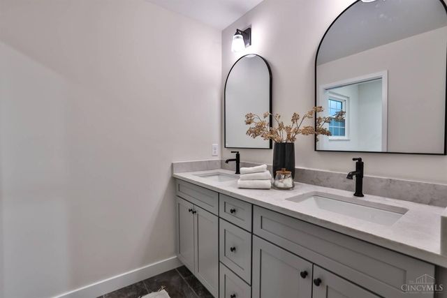8765 Weller Road, Montgomery, OH 45249