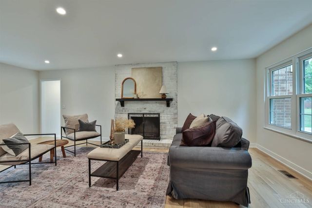 8765 Weller Road, Montgomery, OH 45249