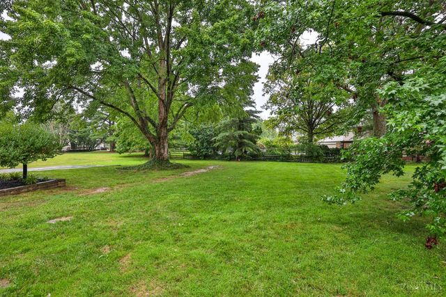 8765 Weller Road, Montgomery, OH 45249