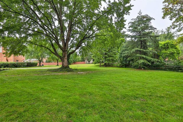 8765 Weller Road, Montgomery, OH 45249