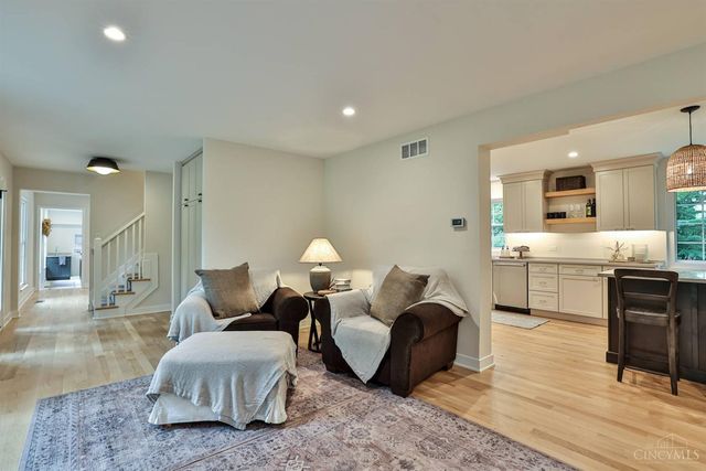 8765 Weller Road, Montgomery, OH 45249