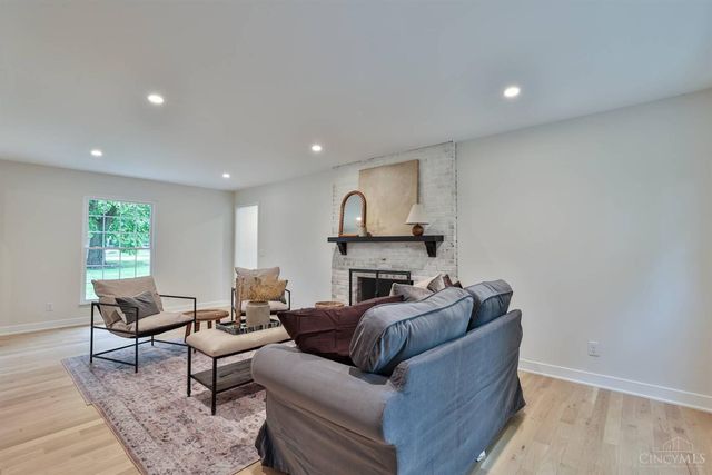 8765 Weller Road, Montgomery, OH 45249