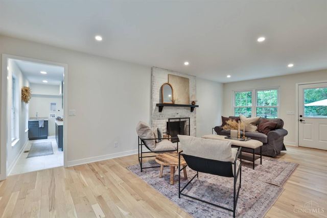 8765 Weller Road, Montgomery, OH 45249