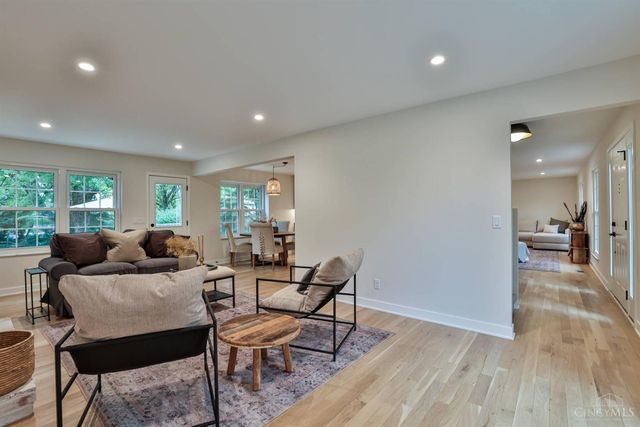 8765 Weller Road, Montgomery, OH 45249