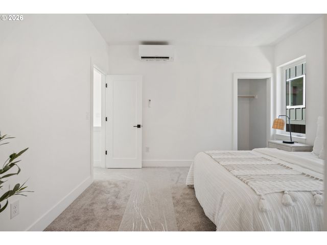 3829 Sw POMONA St, Portland, OR 97219