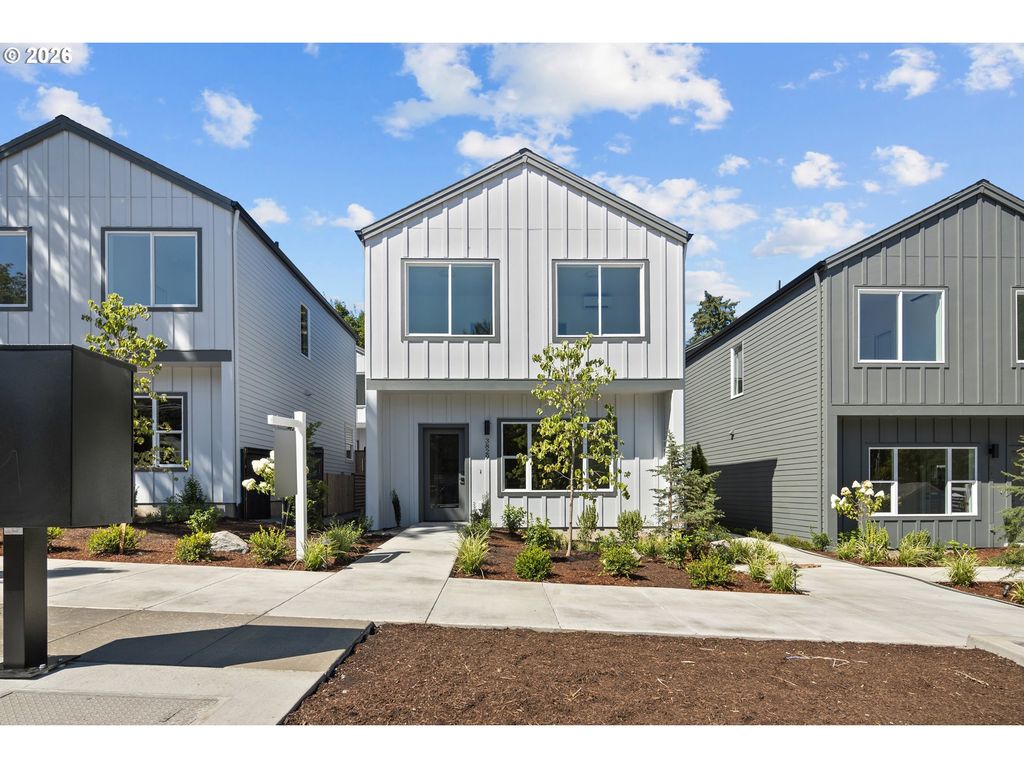 3829 Sw POMONA St, Portland, OR 97219