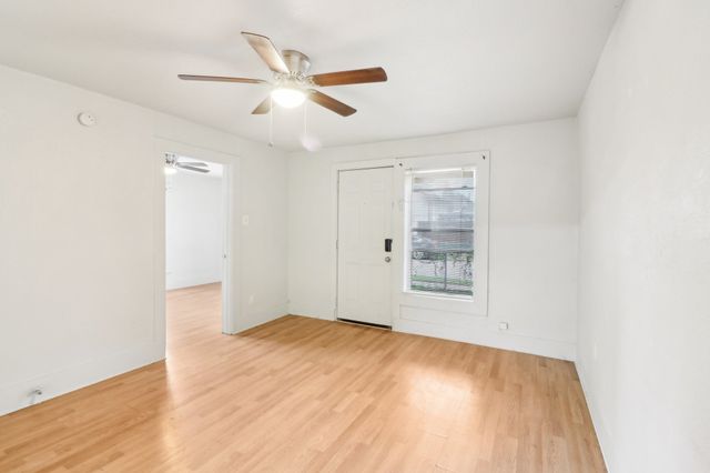 1906 Grainger Street, Fort Worth, TX 76110