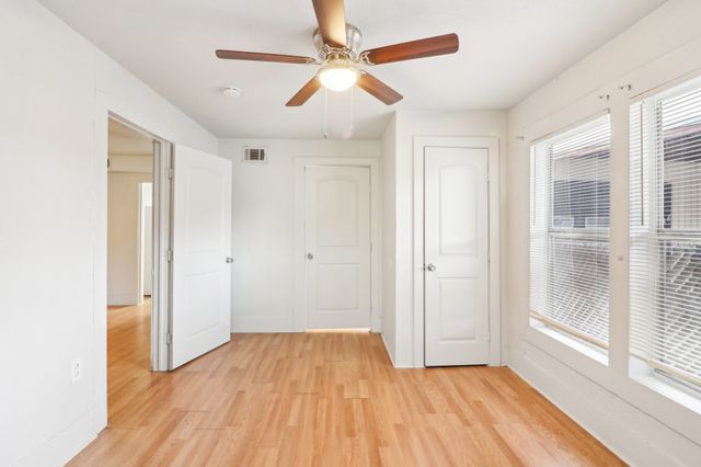 1906 Grainger Street, Fort Worth, TX 76110