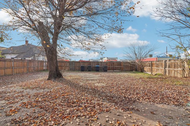1906 Grainger Street, Fort Worth, TX 76110
