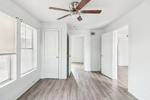 1906 Grainger Street, Fort Worth, TX 76110