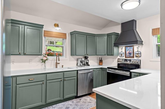 599 Holiday Acres Circle, Branson West, MO 65737