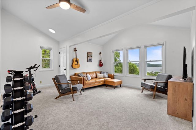 599 Holiday Acres Circle, Branson West, MO 65737