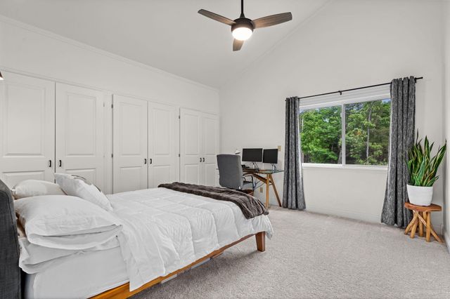 599 Holiday Acres Circle, Branson West, MO 65737
