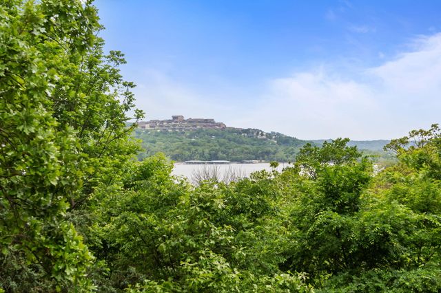 599 Holiday Acres Circle, Branson West, MO 65737