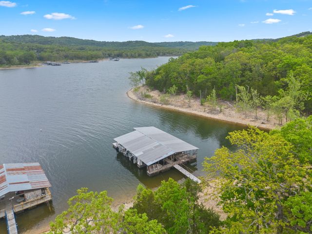 599 Holiday Acres Circle, Branson West, MO 65737