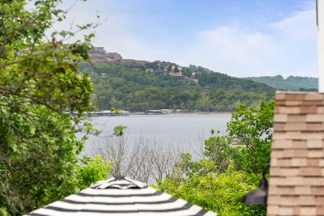 599 Holiday Acres Circle, Branson West, MO 65737