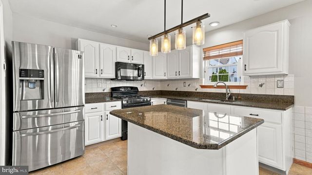 330 GRAND AVE, Langhorne, PA 19047