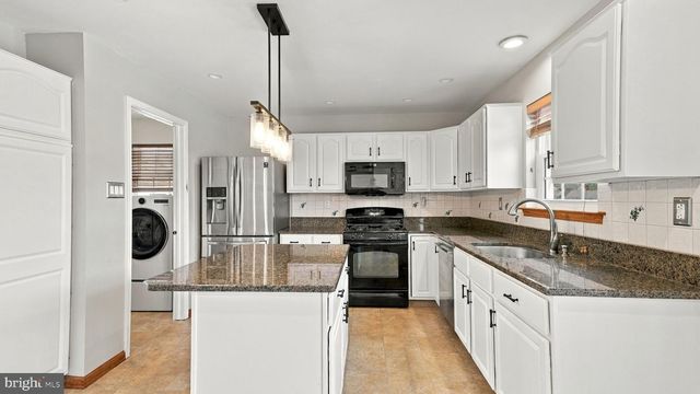 330 GRAND AVE, Langhorne, PA 19047