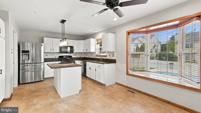 330 GRAND AVE, Langhorne, PA 19047