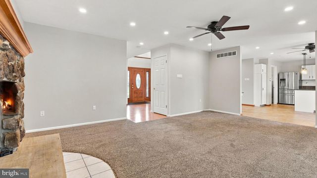 330 GRAND AVE, Langhorne, PA 19047