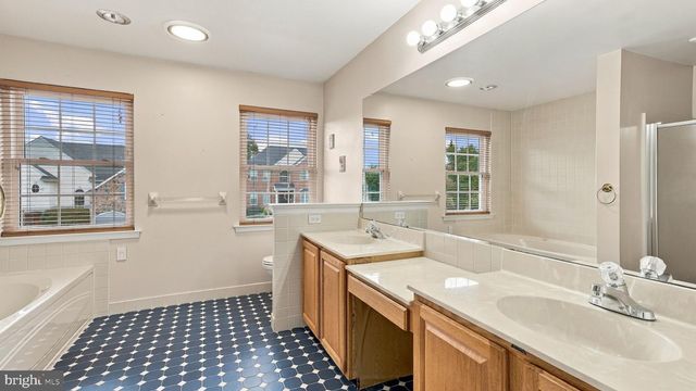 330 GRAND AVE, Langhorne, PA 19047