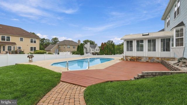 330 GRAND AVE, Langhorne, PA 19047